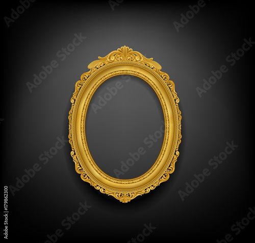 gold frame oval 