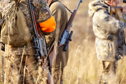 Picture of rifle. hunters waiting for hunting to begin. Chase hunting