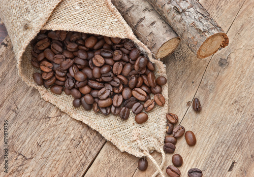 Tableau sur toile coffee beans in a bag