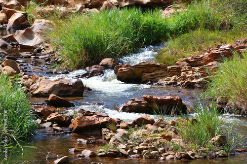 Correnteza de Rio com Pedras photo