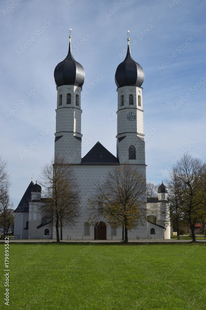 Wallfahrtskirche in Weihenlinden, Oberbayern, Deutschland.