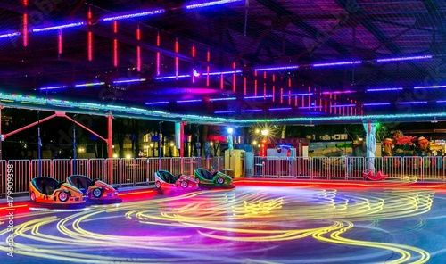 Bilde på lerret Night cityscape and illumination in an amusement park
