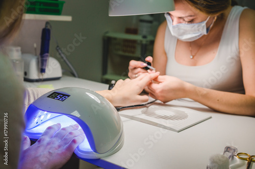 UV lamp gel polish manicure process