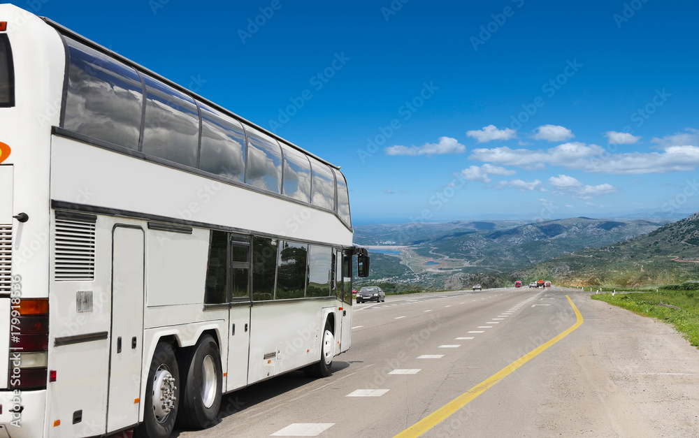 ourist bus drives tourists to rest