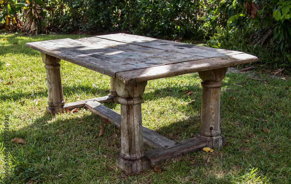 Wooden Distressed Dining Table Outdoor, Distressed Outdoor Furniture