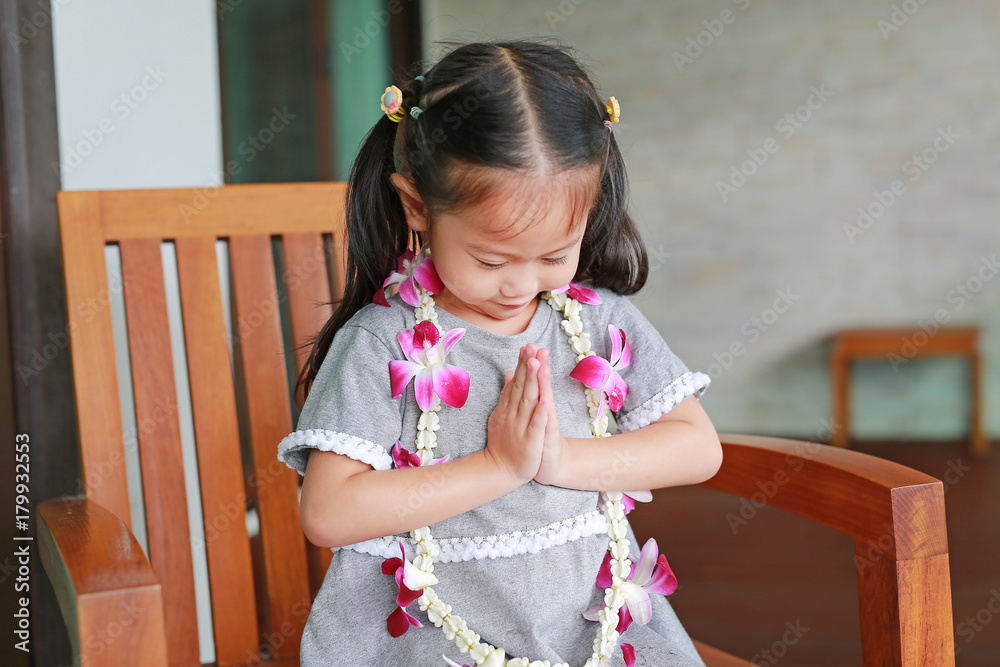 Little Girl Thailand's Respect Little Girl Thailand's Respect