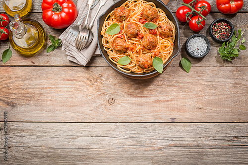 Spaghetti pasta with meatballs