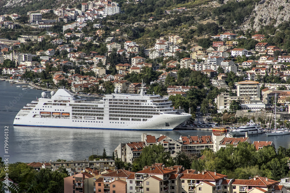 Φωτογραφία Montenegro - Panoramic view of the city of Kotor and the bay of a same name