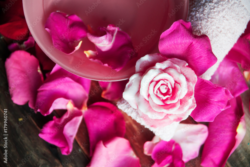 Perfume with rose leaves Perfume with rose leaves