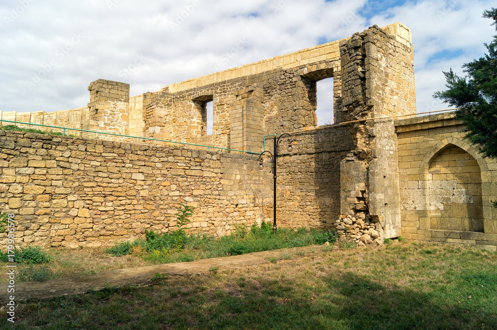 Древние архитектурные сооружения в крепости Нарын-Кала, Дербент, Дагестан.