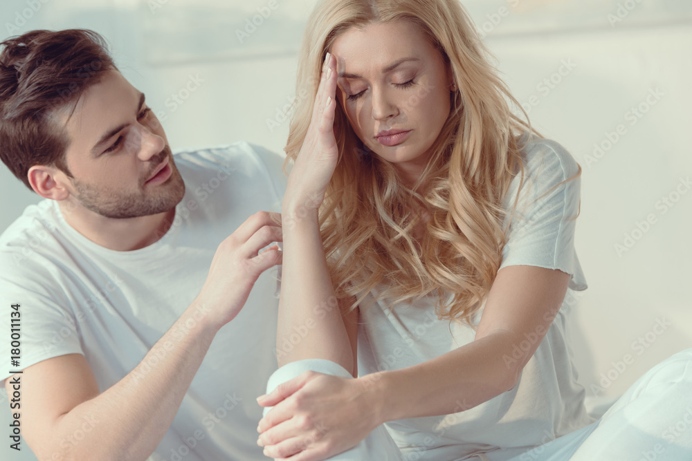 man trying to apologize to girlfriend man trying to apologize to girlfriend