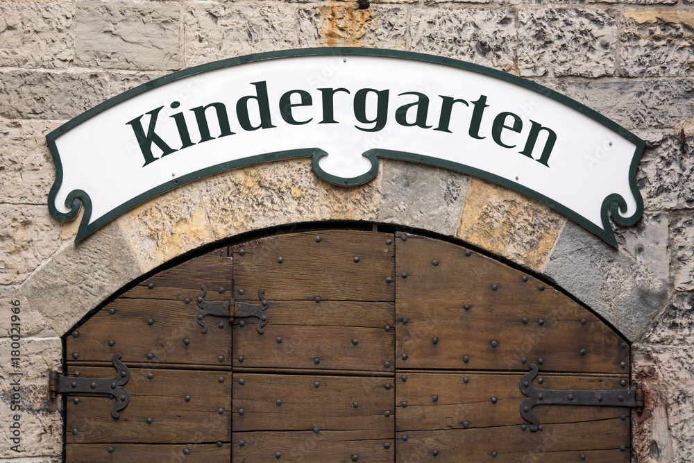 Schild 245 - Kindergarten Stock-Illustration | Adobe Stock