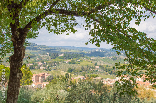 Blick von San Gimignano über die Toskana