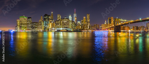 Sunset view of the island of Manhattan from Brooklyn © DiegoRussoPh