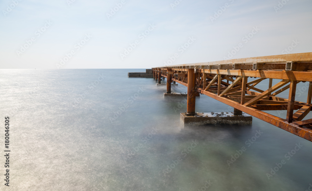 long exposure pier at day