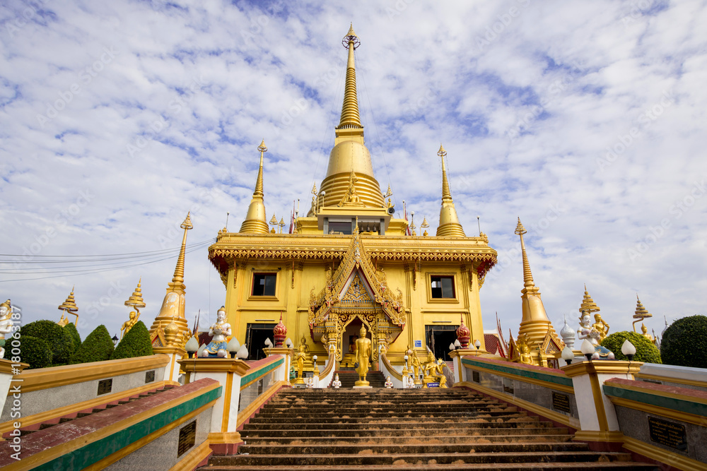 Fototapeta premium Keeree Wong Temple in Nakhon Sawan Province 