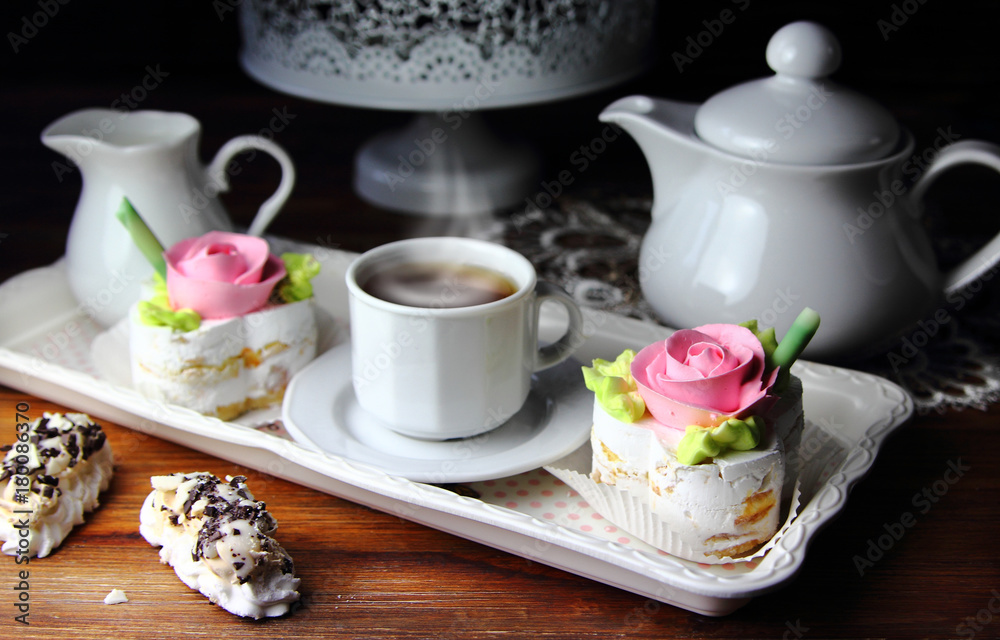 торт и пирожное с чашкой чая на подносе Stock Photo | Adobe Stock