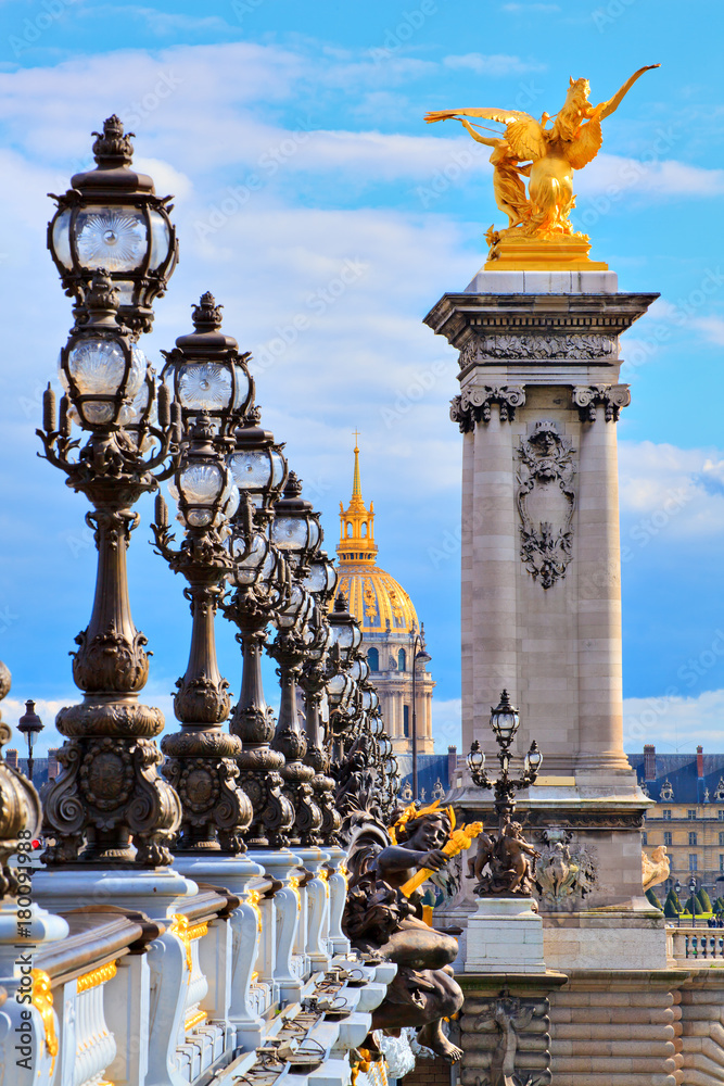 Fototapeta premium Pont Alexandre 3 et hôtel des Invalides, Paris