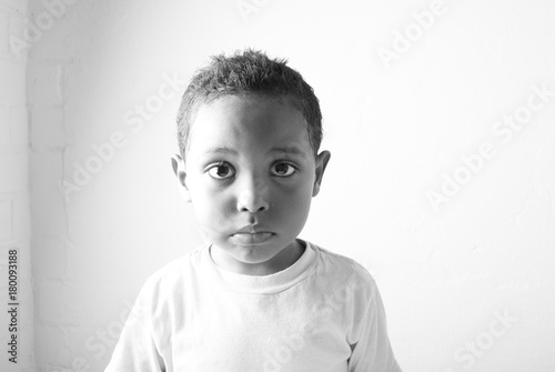 Retrato niño expresivo