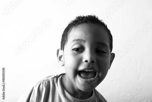 Retrato Adorable Niño Latino