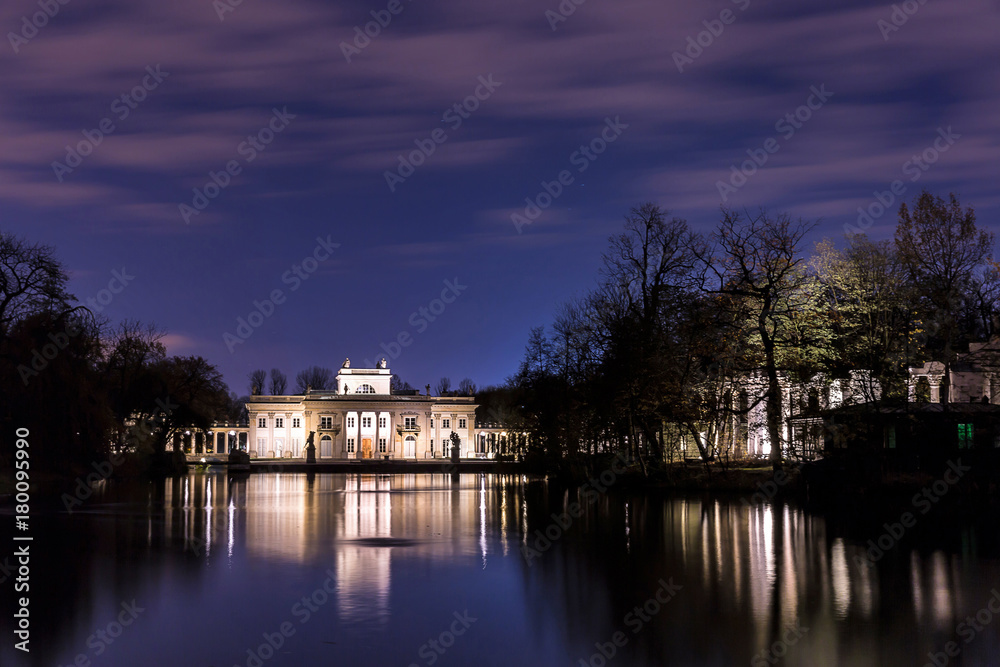 Fototapeta premium Palace on the Isle