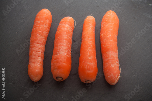 carottes sur ardoise