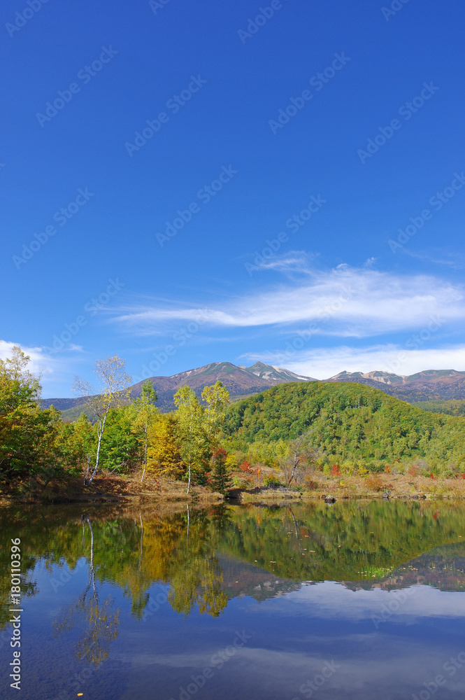 秋のまいめの池と乗鞍岳