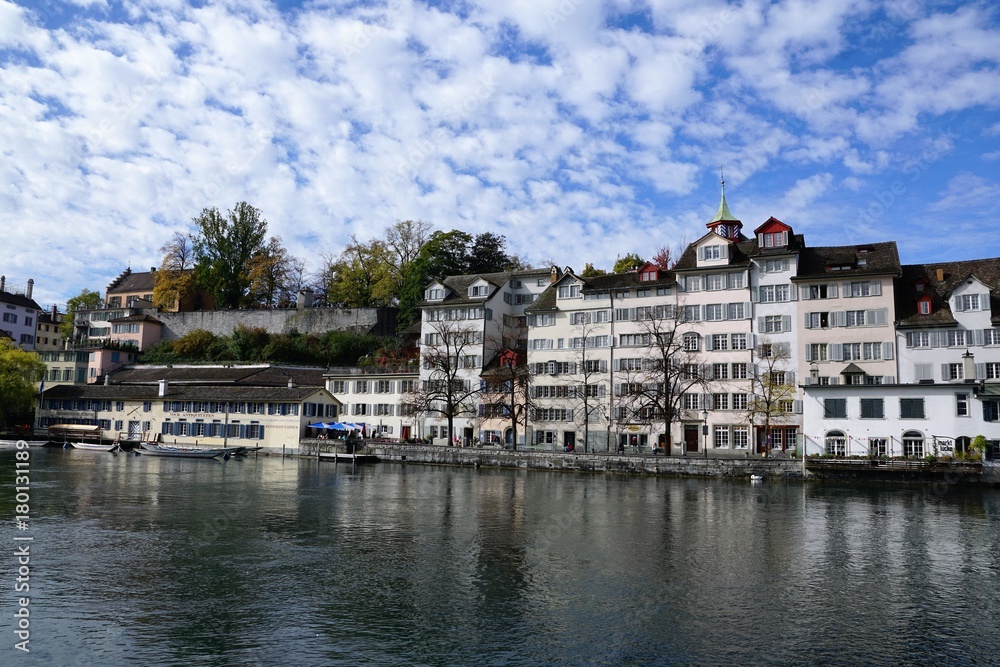 Lindenhof ist ein Quartier der Stadt Zürich, Das Quartier bildet heute zusammen mit den Quartieren City, Rathaus und Hochschulen den Kreis 1 Lindenhof ist ein Quartier der Stadt Zürich, Das Quartier bildet heute zusammen mit den Quartieren City, Rathaus und Hochschulen den Kreis 1