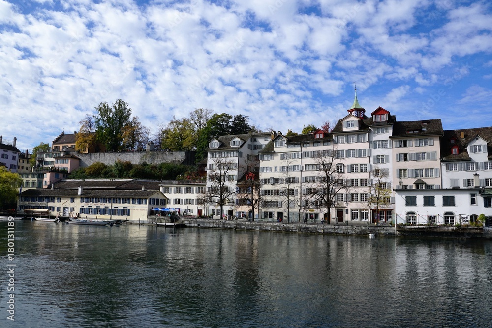 Lindenhof ist ein Quartier der Stadt Zürich, Das Quartier bildet heute zusammen mit den Quartieren City, Rathaus und Hochschulen den Kreis 1