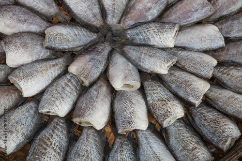 Obraz na płótnie Drying snakeskin gourami fishes
w salonie