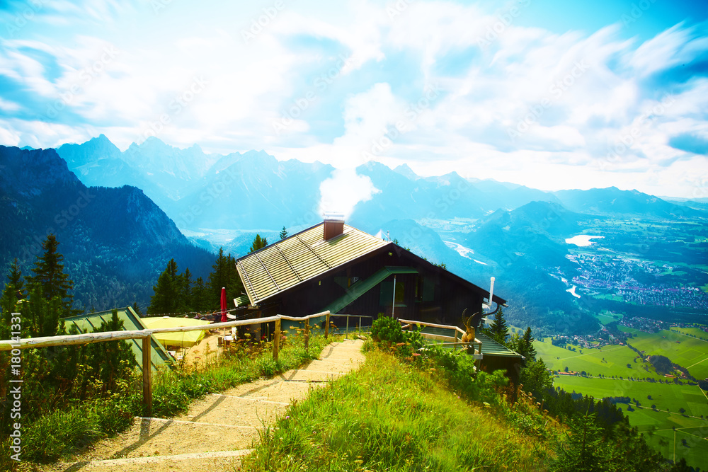 Hütte auf dem Berg Hütte auf dem Berg