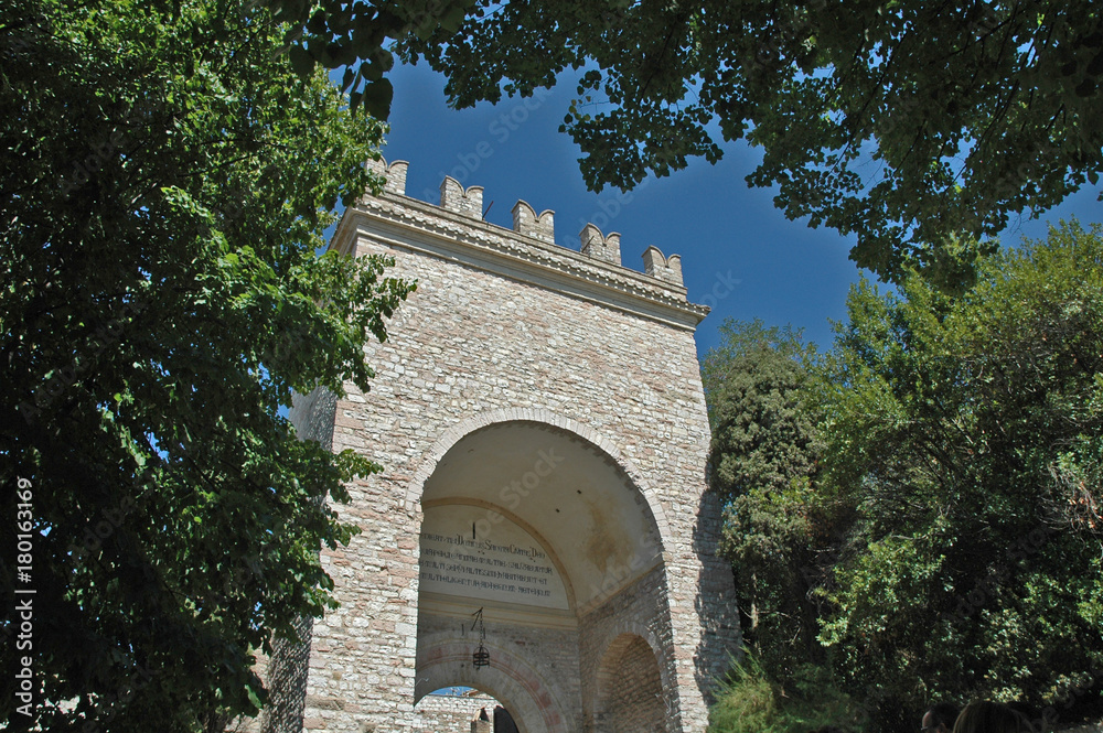 Assisi - la Porta Nuova, Umbria
