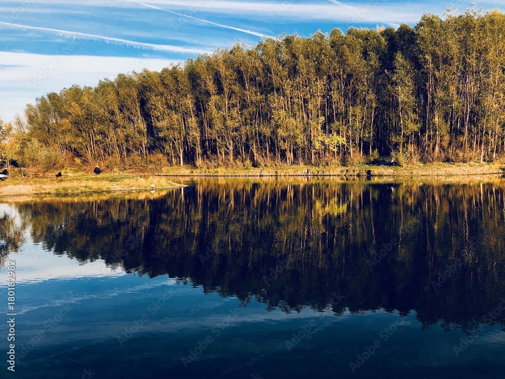 Fototapeta premium Lake reflection.