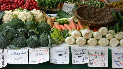 Marktstand mit Gemüse