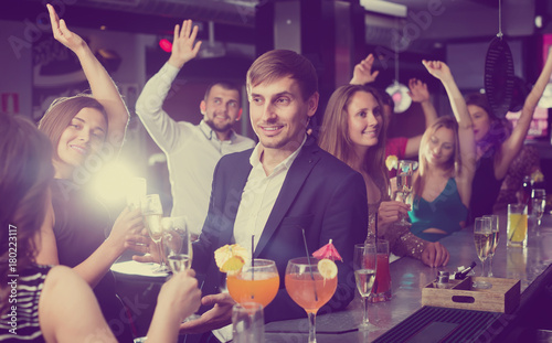 Canvas Print Friends having fun at a party