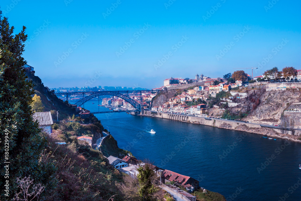 Porto Fluß mit Brücke