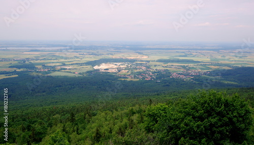 Nizina Wrocławska widziana ze szczytu góry Ślęża - miejsca kultu pierwotnych Słowian