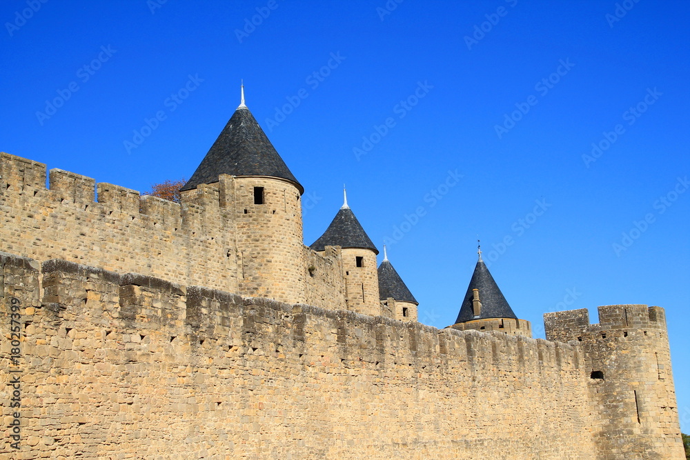 Remparts de la cité médiévale de Carcassonne, France