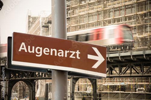 Schild 302 - Augenarzt photo