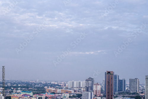 バンコク下町街ビル、青空、ビジネス、都会 © sky studio
