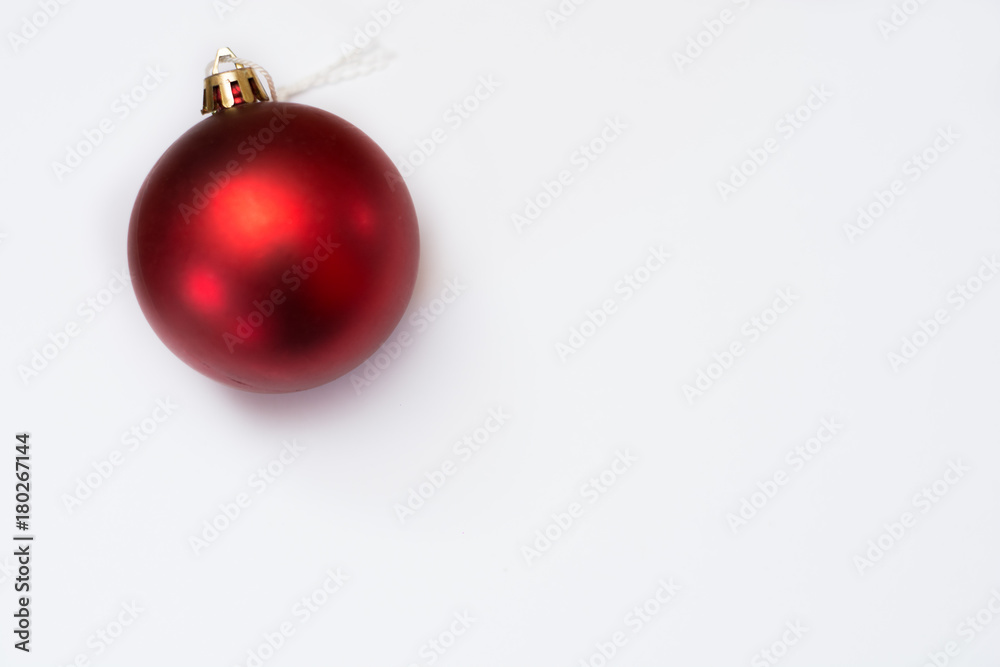 Bola vermelha decoração natal fundo branco Bola vermelha decoração natal fundo branco