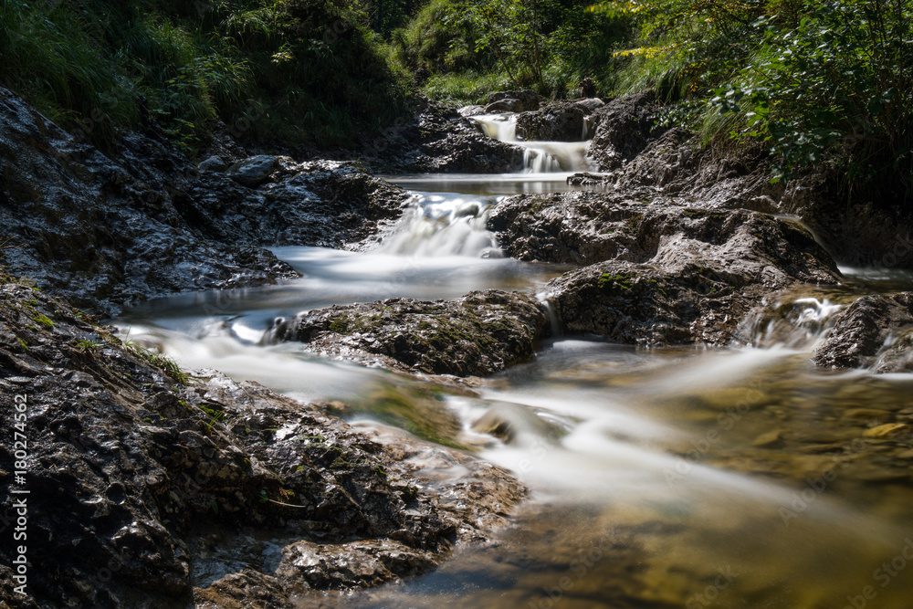 Idyllischer Bachlauf