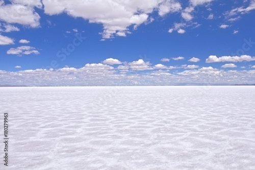 【ボリビア】ウユニ塩湖の塩の大地