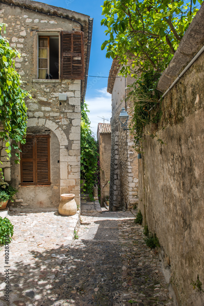 Fototapeta premium Smoll town in Provence, France