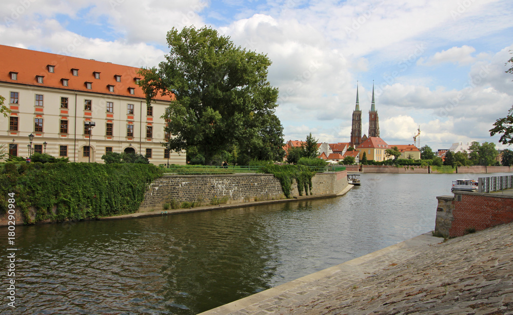 Obraz premium Río Oder y Catedral de Wroclaw, Polonia
