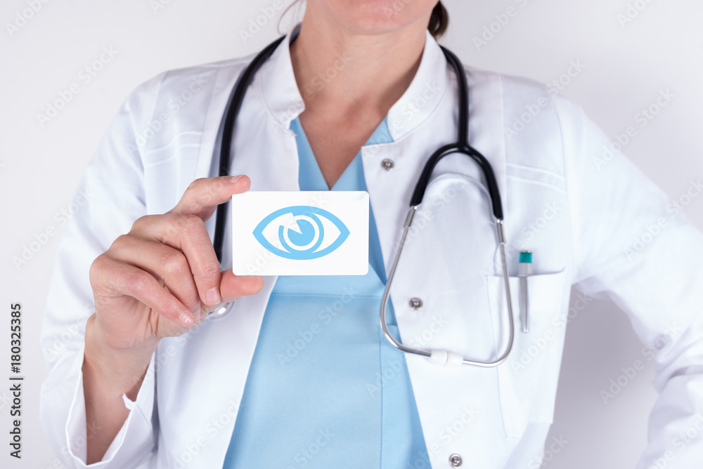 Augenarzt mit Schild