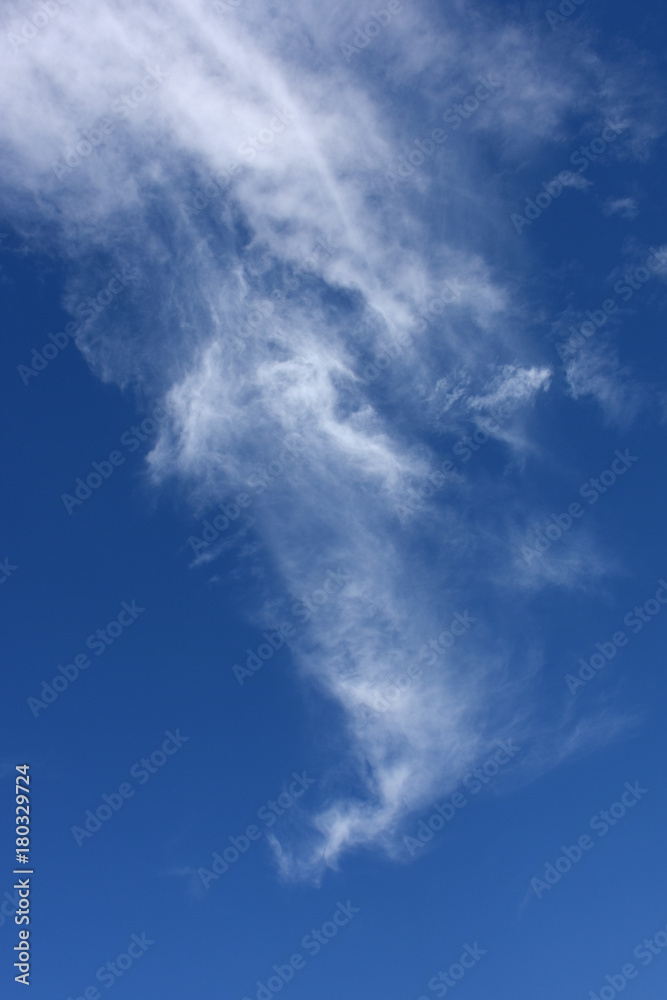 青空と雲「雲の風景」（垂れ下がる、上からのなどのイメージ）