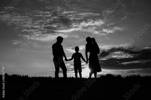 silhouette of the family. black and white family photo © Serhii Moshenko