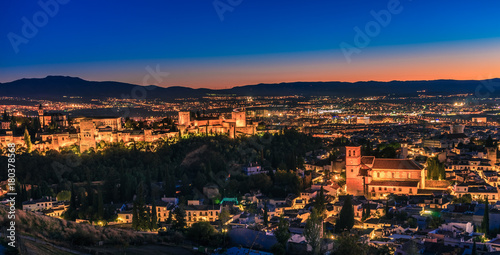 Granada de noche © JosLuis