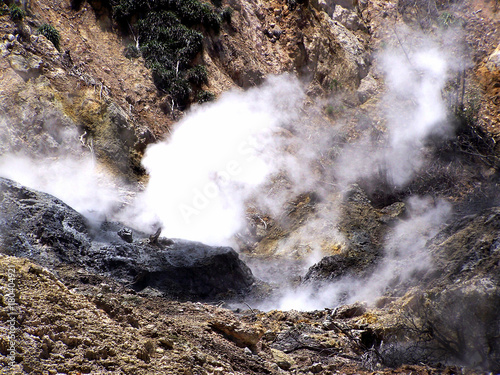 Visit to Soufriere Volcano © CELINE BISSON PHOTOS